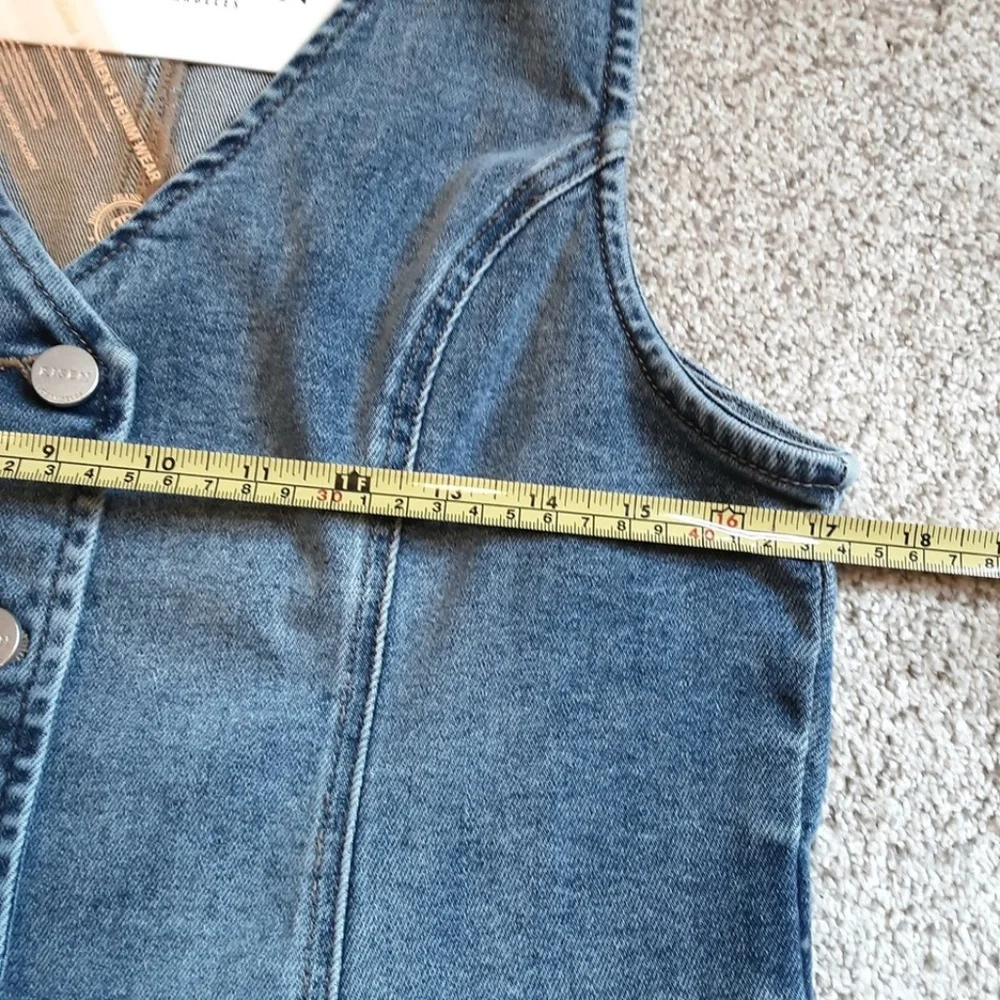 NWT - RISEN Stretch Denim Cropped Vest Medium Blue Button Front Sz M - Picture 8 of 14